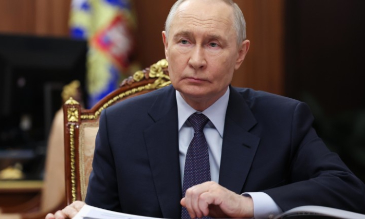 Ушаков: Русия поддържа както официални, така и неофициални контакти с Киев